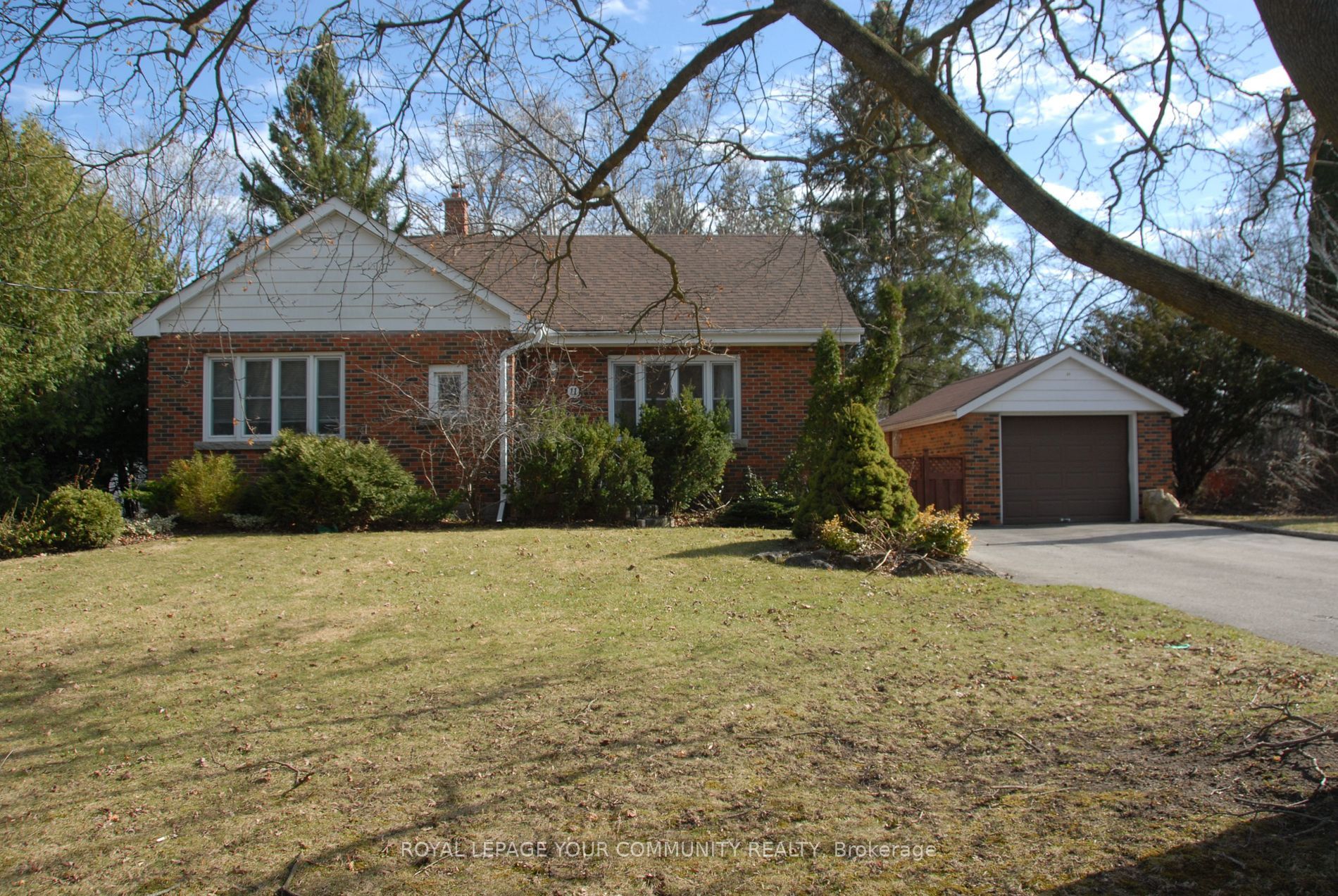11 Maple Lane