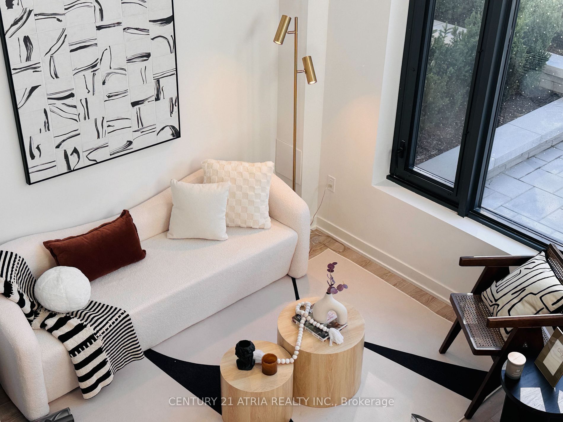 250 Lawrence Ave W TH106