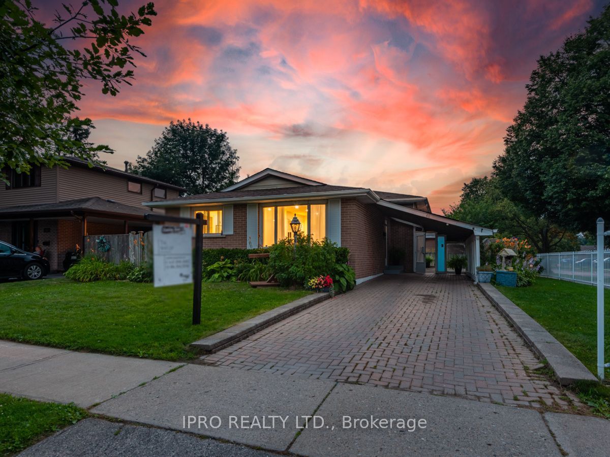 48 Parkington Cres