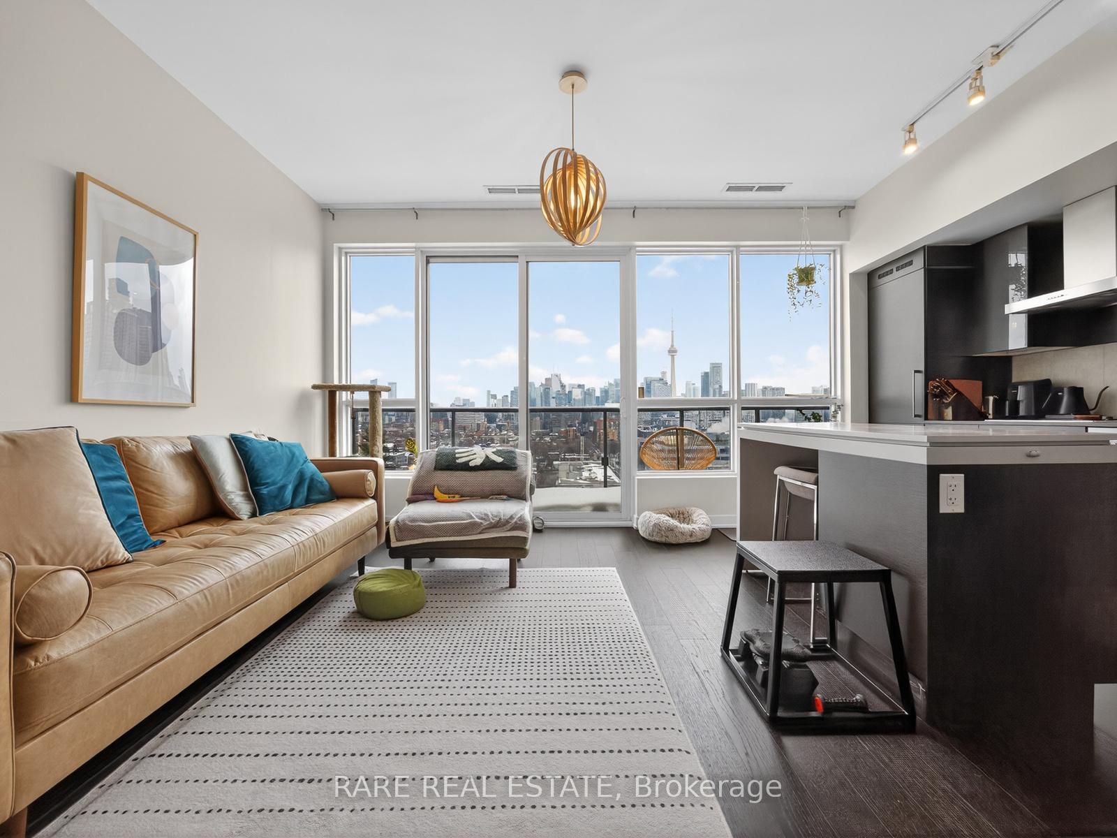 1030 King St PH09